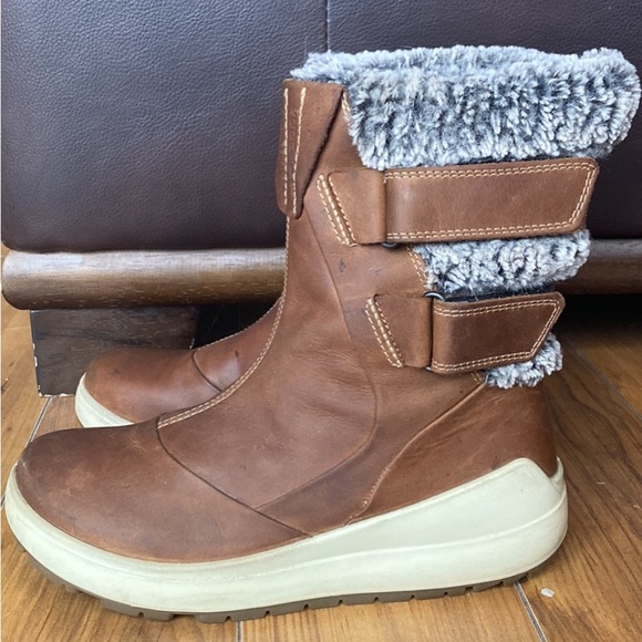 Ecco Noyce Insulated Leather Winter Boots - Picture 3 of 10